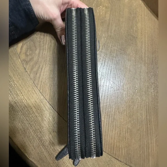 Men’s Black Zip-Around Wallet - Picture 4 of 10